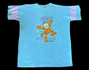 Vintage 1980s Garfield Aries Zodiac Single Stitch Oversized Blue Pink Bed Sleep T-Shirt by Flirts One Size Fits All (As Is - Stains)