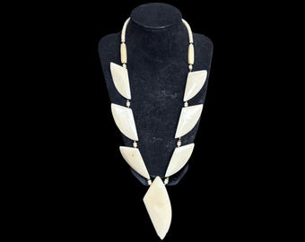Superbe Collier Tribal En Os De Bovin Et Bronze - Broche Vintage