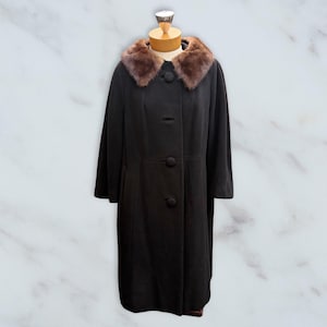 Vintage 1960s Rosenberg’s Santa Rosa California Union Made Black Wool Knee Length Swing Coat w/ Mink Fur Collar (Large) AS IS Missing Button