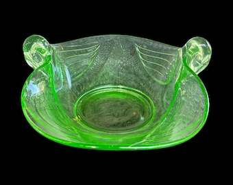 Vintage Hazel Atlas? Uranium Glass Lidded Pedestal Candy Dish