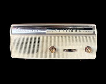 Vintage 1960s Channel Master 6510 Brown Transistor Cordless Portable AM Radio Made in Japan (AS IS - Not Working - For Parts/Repair)