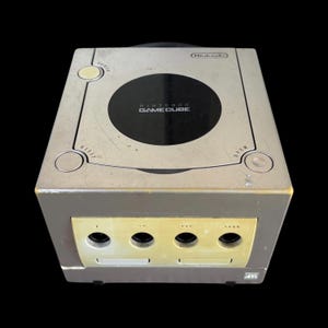 Nintendo GameCube Silver DOL-001 Hemmavideospelkonsol endast (Testad - I befintligt skick - Behöver värmas upp innan spel - Läs beskrivningen)