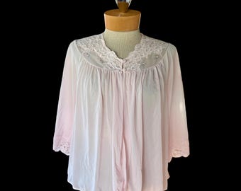 Vintage 1950s Shadowline Light Pink Silky Nylon Bed Jacket w/ Lace & Embroidered Flowers (Size Large, Made in USA)