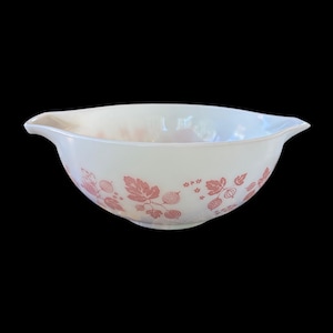 Vintage 1950s Pyrex Pink Gooseberry 2.5 Quart Cinderella Mixing Bowl #443 (As Is - Faded)