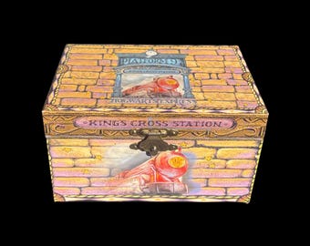 RARE Vintage 2001 Harry Potter Platform 9 3/4 King’s Cross Station Hogwarts Express Pre-Movies Music Box by Tri-Star Spinning Logo & Mirror