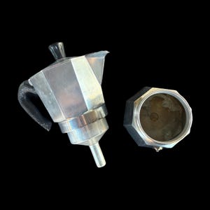 Vintage Bialetti Moka Express Aluminum & Stainless Steel Italian Espresso Maker Stovetop Coffee Pot (6 Cups, 48 oz) 8.5” image 6