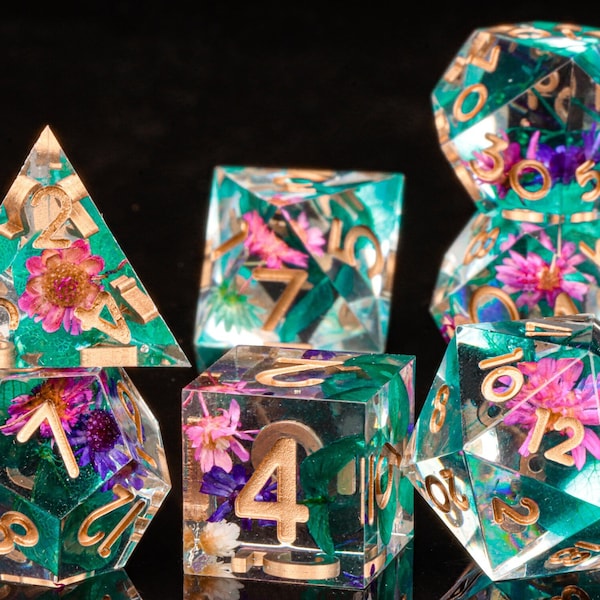 Handmade Flower Resin Dnd Dice | Sharp Edge dice | D&D dragon dice | RPG DND dice | Full Sharp Edge Resin dnd dice for magic the gathering