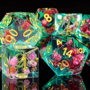 Resin DnD DICE, Handmade Resin Dice with Flowers, Sharp Edge Resin Dice, Dungeons and Dragons, Dice for Role Playing Games, Polyhedral Dice F01