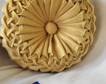 Light yellow Gold Round Pillow, Canadian smocking Cushion, Bedding Decoration, Interior decoration Idea, Housewarming Gift, Gift for Mom