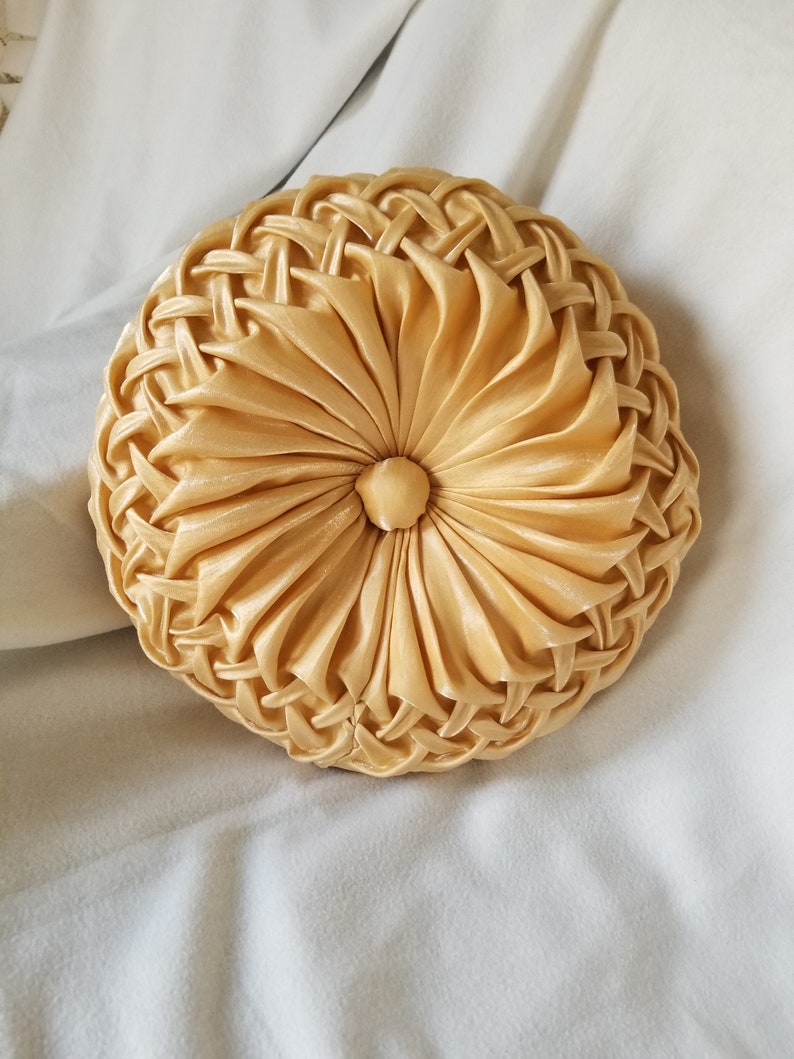 Cream Round Pillow, Canadian Smocking Pillow, Throw Pillow, French Midcentury Pillow, Cozy