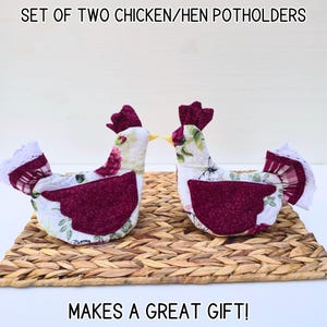 Farmhouse Chicken Pot Holders Set of 2, Handmade Hen Hot Pads, Cottagecore Kitchen Decor, Cute Cooking Gift for Her