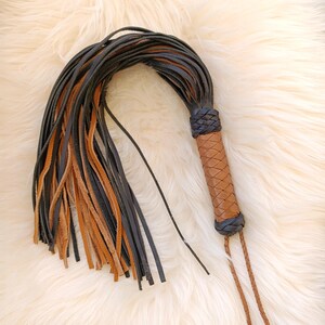 Leather Flogger caramel/black 50 Tails Spanking fetish 23.6&quot; (60cm)