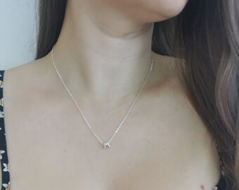 Collier initial, collier de lettres minimales, cadeaux de femme, cadeaux pour maman, cadeau d’anniversaire pour elle, maman à offrir, collier de déclaration élégant