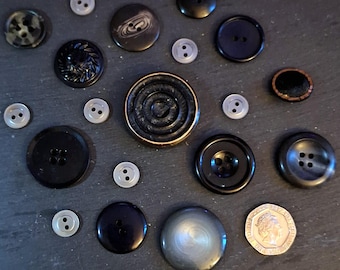 Mélange de boutons vintage château gothique, lot de mercerie Dark Academia, 19 pièces éphémères Moody Junk Journal, kit de fournitures pour artisanat industriel