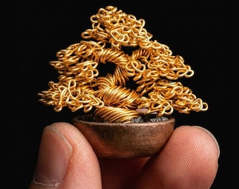 Bonsaï en fil d'or, petite sculpture faite main, cadeau de pendaison de crémaillère unique, art Mame bonsaï, décoration zen de bureau, poterie miniature imprimée en 3D