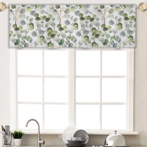 Cenefa de ventana con hojas de eucalipto verde salvia - Tamaños personalizados VL368