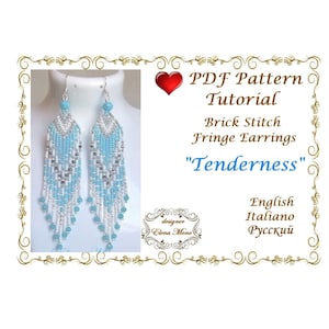 Op de afbeelding: PDF-patroonhandleiding voor gewoven franse oorbellen in steeksteek, genaamd "Tederheid". De oorbellen zijn blauw en wit met zilveren kralen. Het patroon is beschikbaar in het Engels, Italiaans en Russisch.