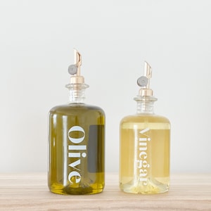 Glass Bottles Olive Oil/Vinegar with White Ink Labels Pourer  500ml and 700ml  Reusable Organise Your Kitchen - Choice of Lids