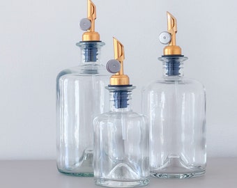 Glas-Olivenölflasche mit Goldausgießer, personalisiertes Etikett