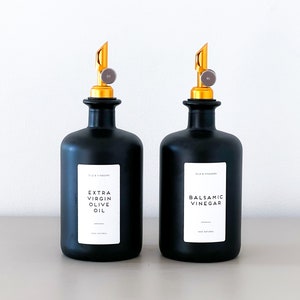 Schwarze Glasflaschen Olivenöl / Essig gewichteter Goldausgießer 500ml mit personalisierten Etiketten