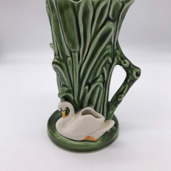 Beautiful Sylvac Swan in Bull rushes vase 1950s mid century home decoration, model 4377