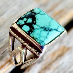Women&#39;s Turquoise Ring Size 8.5 / Southwest Bisbee Pawn/ Deco Style