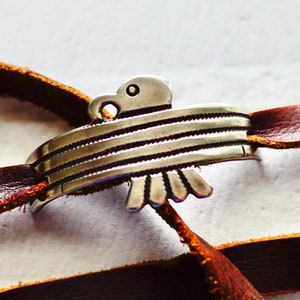 Pulsera envolvente Thunderbird de BUFFALO / Plata de ley y cuero / Estilo Navajo antiguo