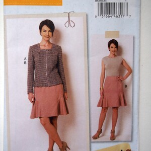 Könnte beinhalten: Ein Schnittmuster für einen Rock und eine Jacke. Das Schnittmuster ist für die Größen 6-8-10-12-14. Das Schnittmuster ist von Butterick und heißt Lisette. Die Schnittmuster-Nummer ist B6260.