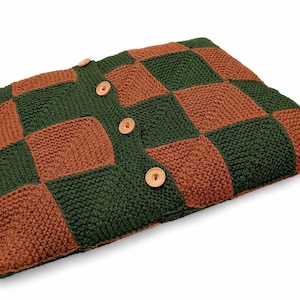 Checkerboard Knit Pet Pillow Cover Pattern | Bulky Yarn Dog Bed (PDF Pattern)