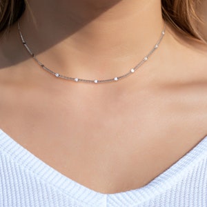 Flake Necklace , Silver Necklace for Women,  Choker, Dainty Flake Pendant, Birthday Charm Necklace, Minimalist Necklace, Everyday Jewelry