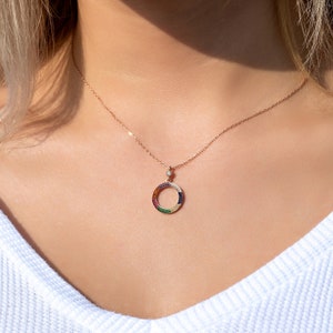 Kreis Halskette, Bunte Steine, RoseGold Halskette für Frauen, Karma Halskette, Rundes Weihnachtsgeschenk, Rund zierliche Kette, Regenbogen Anhänger