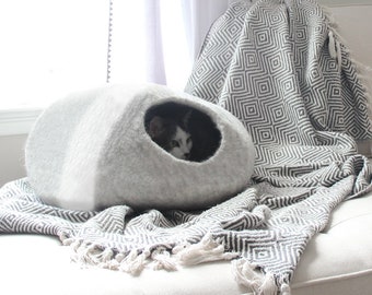 Mau | Felt Wool Cave, Modern Cat Bed, Cat Cave Bed, Modern Cat Cave, Cat Lover Gift, Felt Cave, Cave for Large Cats, Cat Beds, Stylish