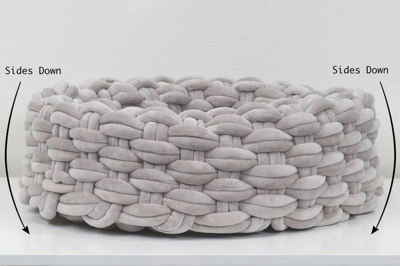 Mau Luxury Cat Bed Pretty Modern Cat Bed Dog Bed big cats Velvety Cat Basket for large cats Trendy Pet Cat furniture small cats