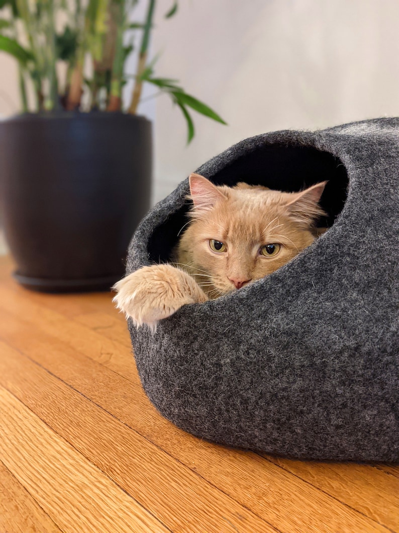 Mau Felt Wool Cave, Modern Cat Bed, Cat Cave Bed, Modern Cat Cave, Cat Lover Gift, Felt Cave, Cave for Large Cats, Cat Beds, Stylish image 6