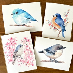 Conjunto de 4 cartões de pássaros ilustrados / Pacote de cartões de pássaros azuis / Pacote de pássaros / Pacote de cartões de pássaros em aquarela / Cartões de notas em branco ilustrados / Cartões de arte de pássaros