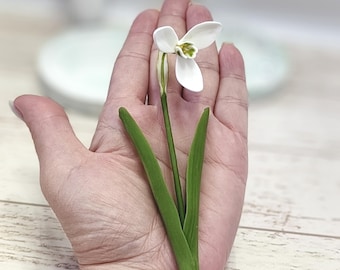スノードロップ。スノードロップの花束。春の花。リアルな質感の花