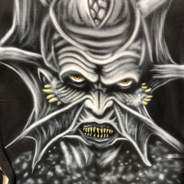 Airbrushed Tshirt - Creeper