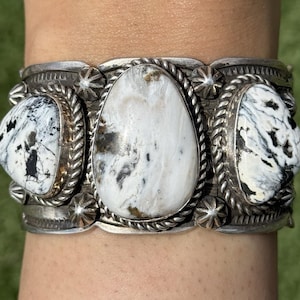 Brazalete Navajo de Plata Esterlina con Turquesa de Búfalo Blanco T Jon