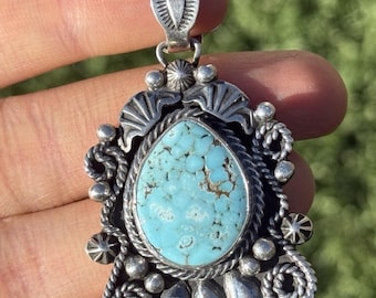 Colgante Navajo de Plata Esterlina con Turquesa Ginebra