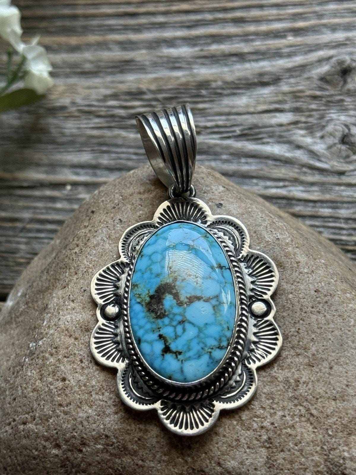 スクエア ターコイズ ハンドメイド ペンダント Sterling ナバホ族 ナバホ族スターリングシルバーキングマンスパイダーウェブターコイズ