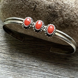 Brazalete de coral rojo en plata esterlina de los nativos navajos AR