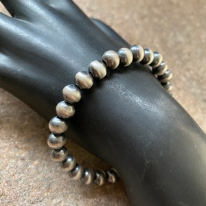 7mm Pearls Sterling Silver Bead Bracelet. 7 inches.