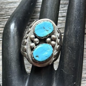Vintage Navajo Sterling Silver Turquoise Ring. Size 9.5 L
