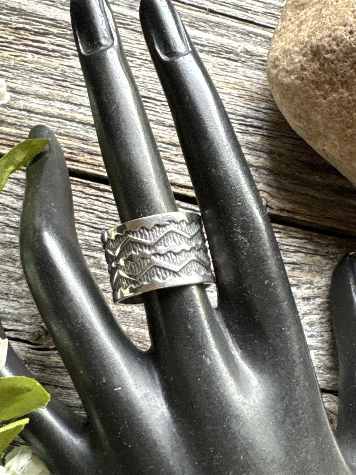 Sunshine Reeves 925 Sterling Silver Stamped Ring. Navajo Size 7.5