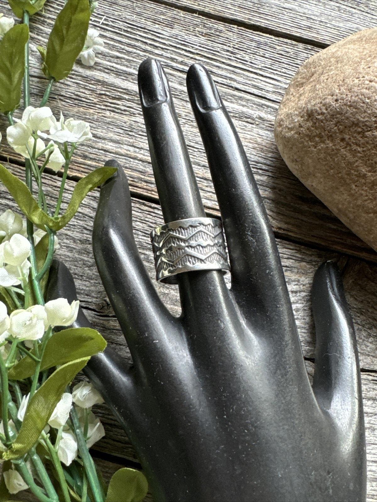 Sunshine Reeves 925 Sterling Silver Stamped Ring. Navajo Size 7.5