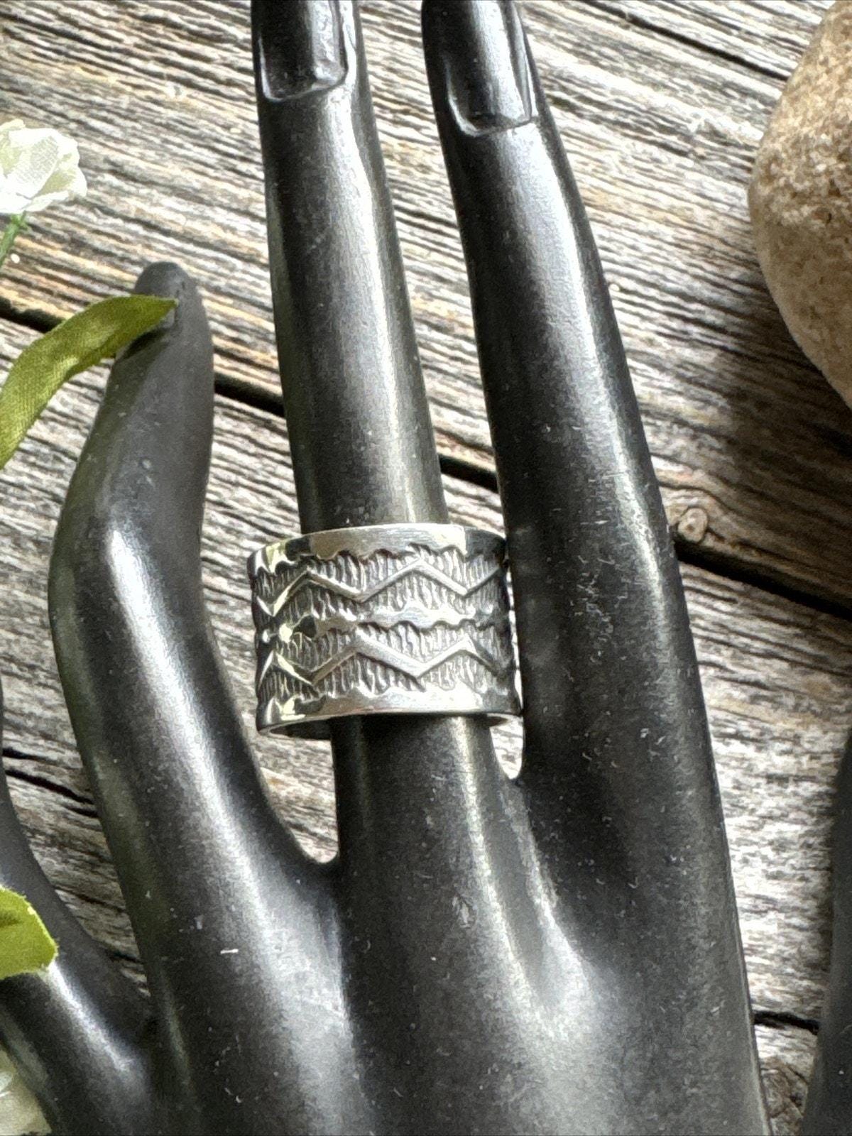 Sunshine Reeves 925 Sterling Silver Stamped Ring. Navajo Size 7.5