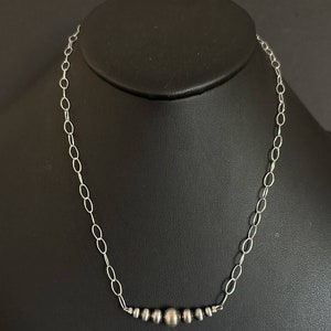 Collana con perline a catena con perle graduate in argento sterling. 18 pollici