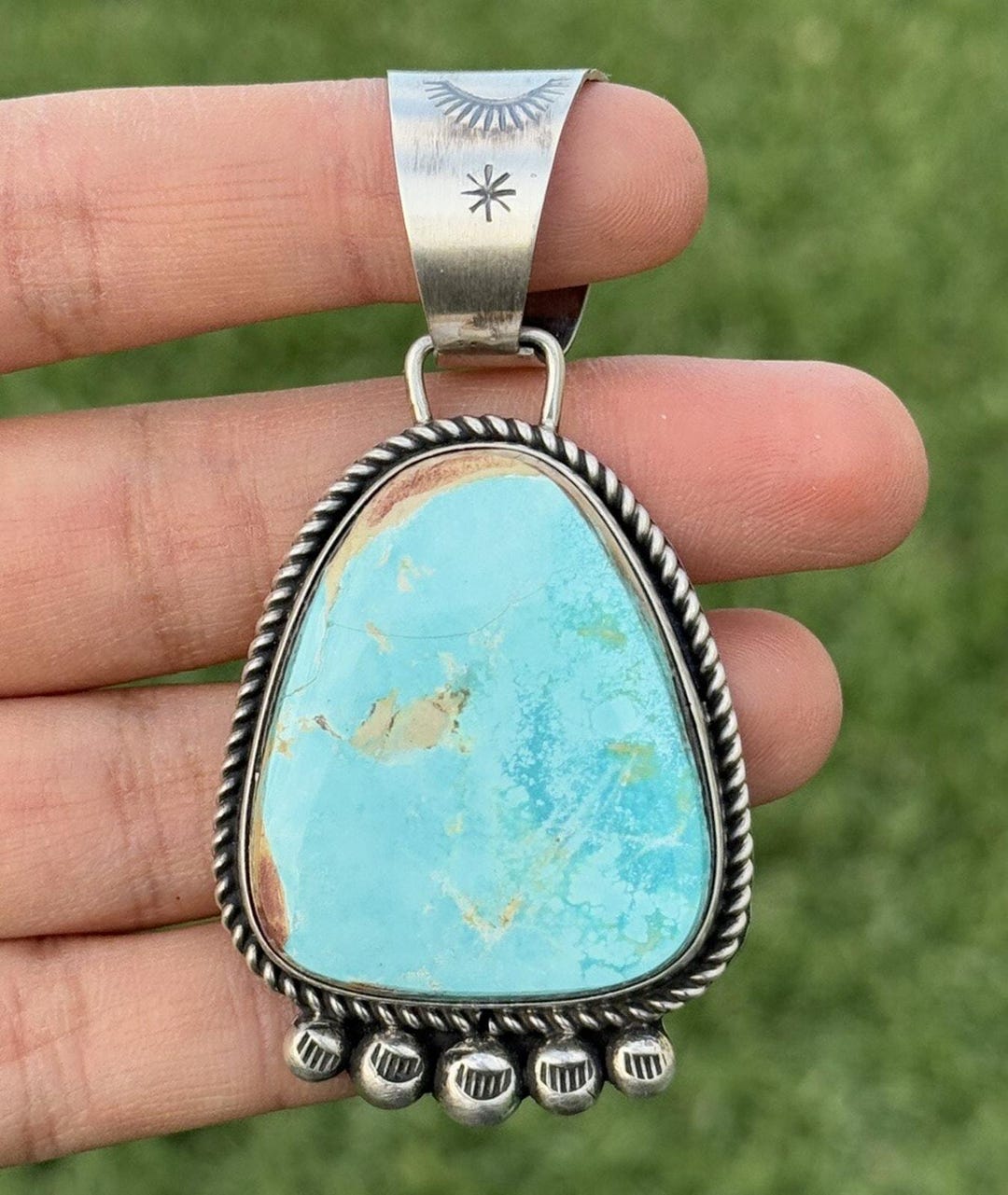 ナバホ族ロイストンターコイズSTERLING シルバー ペンダント ナバホ族スターリングシルバー製ブルーロイストンターコイズペンダント