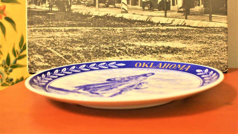 Pioneer Times Pioneer Woman Ponca Oklahoma Pioneer Woman Museum and Statue Chateau Inc Denmark Kesa Plate 41 Defltware