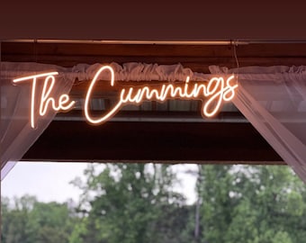 Familienname Schild mit Neonlicht - Personalisiertes Dekor